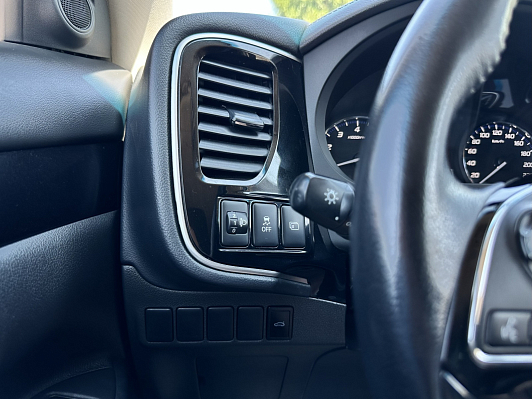 Mitsubishi Outlander Intense+, 2021 года, пробег 64738 км