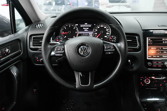 Volkswagen Touareg, 2011 года, пробег 261000 км