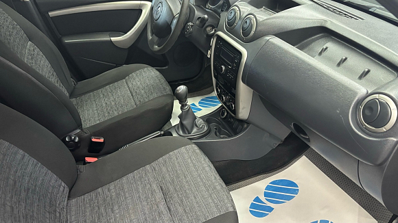 Renault Duster, 2015 года, пробег 201500 км