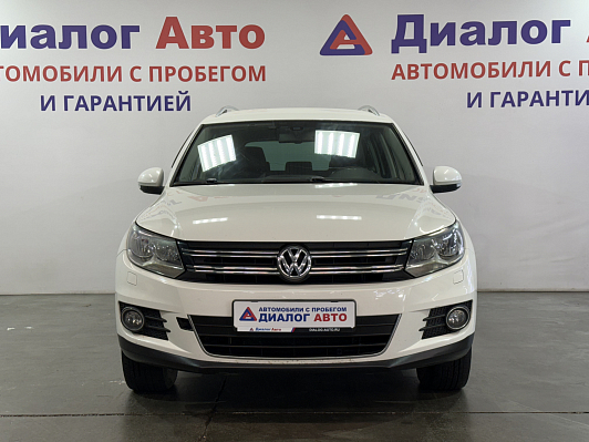 Volkswagen Tiguan Avenue, 2011 года, пробег 111000 км