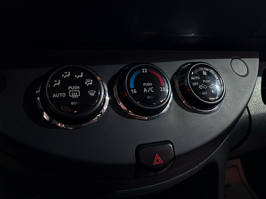 Nissan Note Luxury, 2013 года, пробег 217000 км