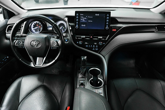 Toyota Camry Элеганс, 2021 года, пробег 107046 км
