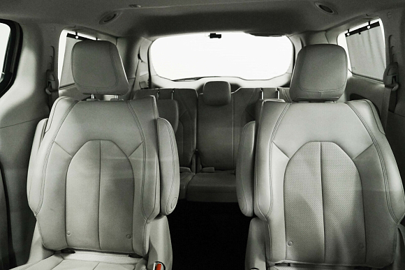 Chrysler Pacifica, 2017 года, пробег 77836 км