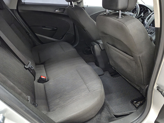 Opel Astra Cosmo, 2013 года, пробег 216093 км