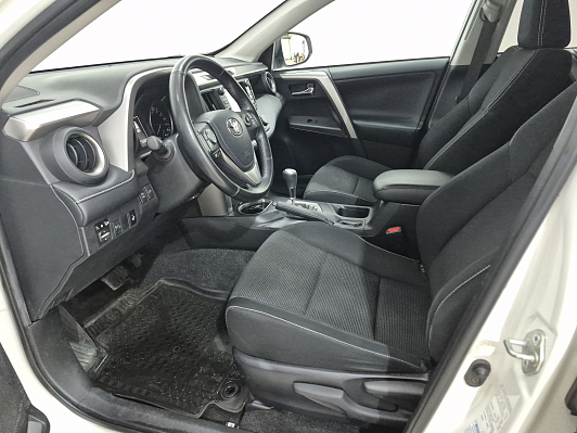 Toyota RAV4, 2017 года, пробег 122842 км