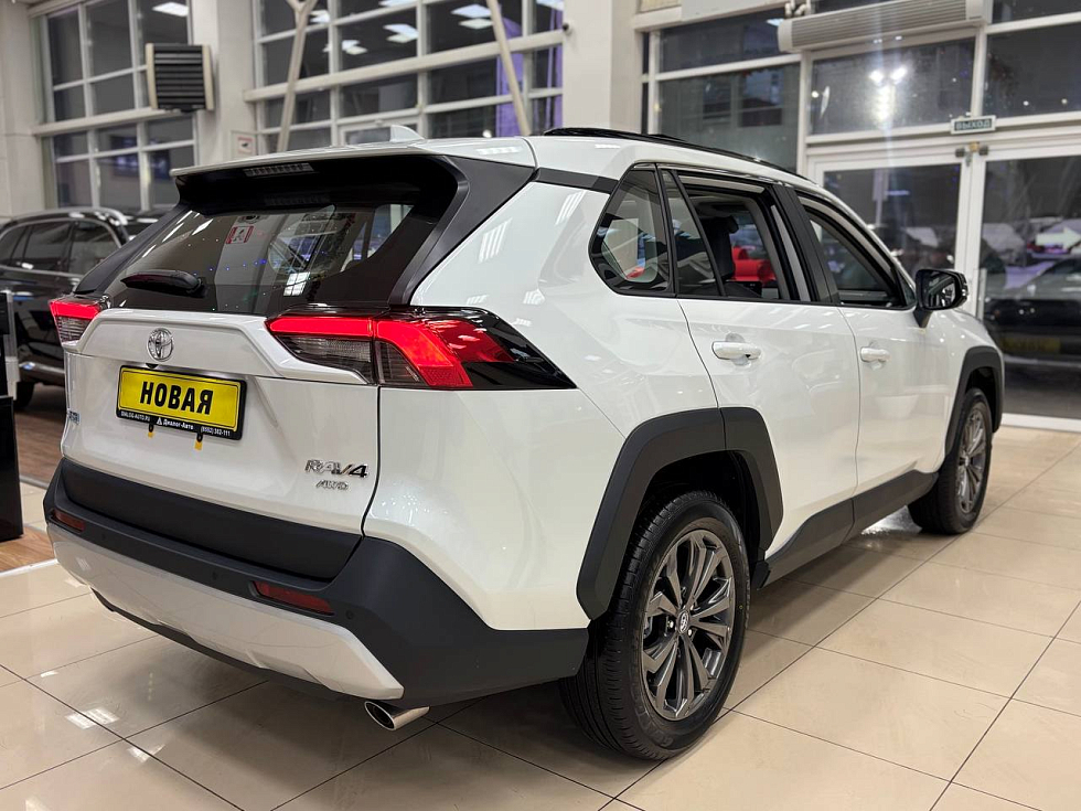 Toyota RAV4 Adventure, белый