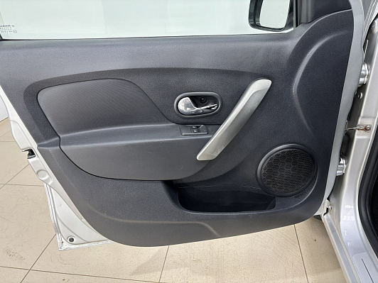 Renault Logan Privilege, 2017 года, пробег 130937 км