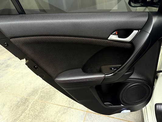 Honda Accord, 2011 года, пробег 204402 км