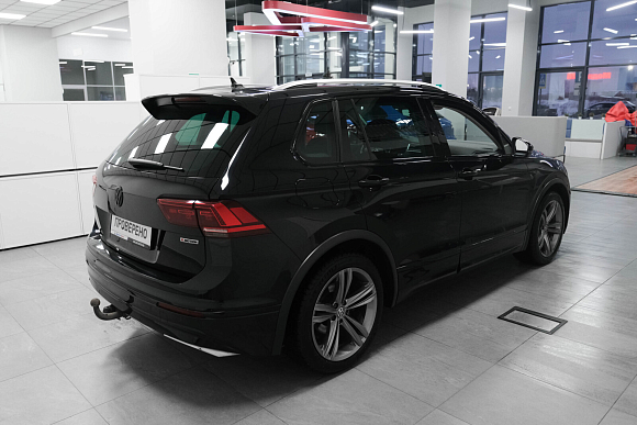 Volkswagen Tiguan Highline, 2018 года, пробег 251323 км