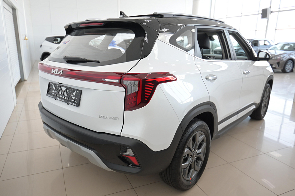 Kia Seltos Deluxe Edition, белый