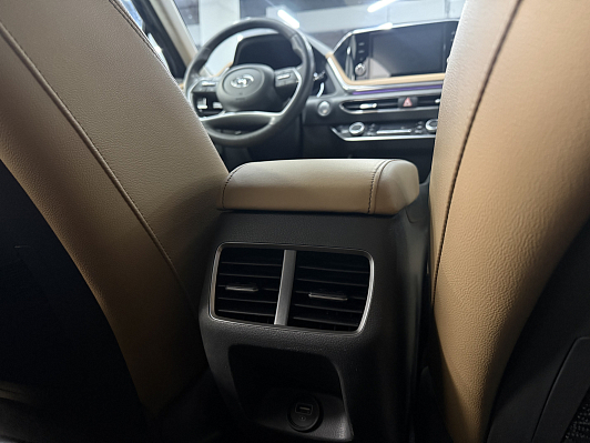 Hyundai Sonata Business + Smart Sense, 2021 года, пробег 124000 км