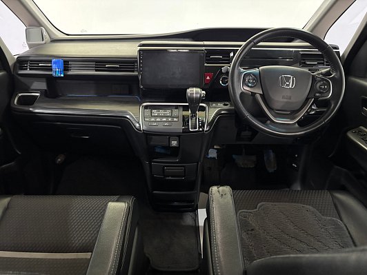 Honda Stepwgn, 2016 года, пробег 103370 км