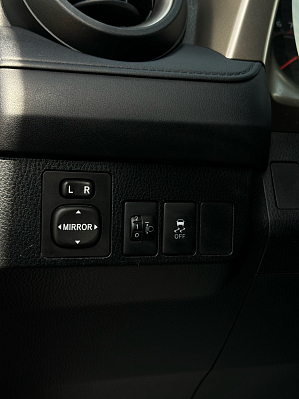 Toyota RAV4, 2014 года, пробег 194400 км