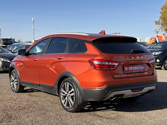 Lada (ВАЗ) Vesta Luxe Multimedia, 2018 года, пробег 131080 км