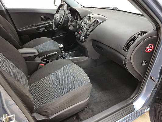 Kia Ceed Стандарт, 2008 года, пробег 304962 км