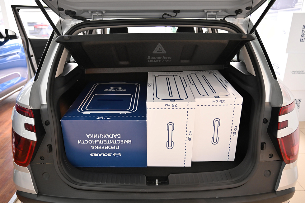 Solaris HC Фэмили (Family) (АТ), серебряный