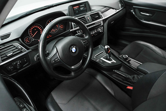 BMW 3 серии 320i xDrive SE, 2017 года, пробег 109900 км