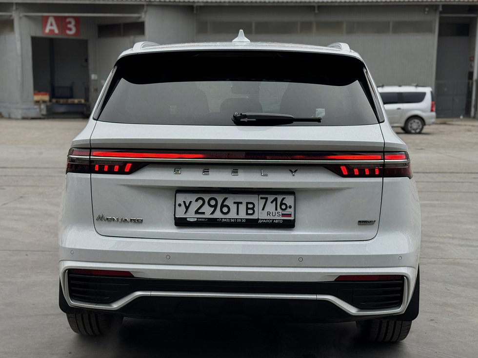 Geely Monjaro Flagship (2023-2025), белый