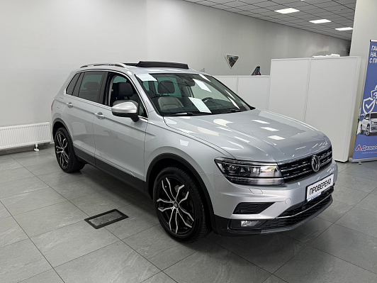 Volkswagen Tiguan, 2019 года, пробег 105312 км