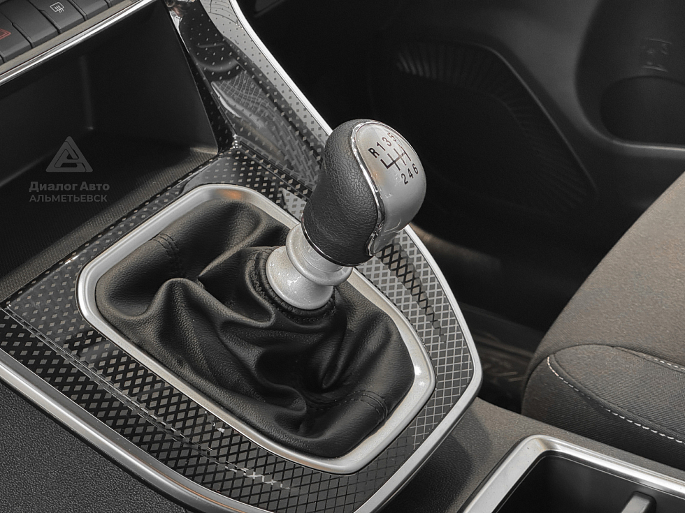 Haval M6 Family, серебряный