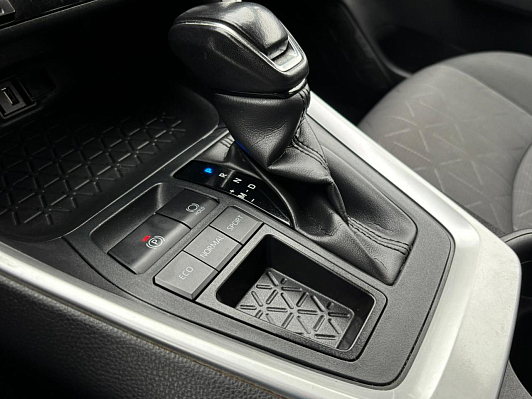 Toyota RAV4 Комфорт, 2021 года, пробег 85699 км