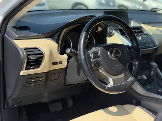 Lexus NX Luxury, 2015 года, пробег 100658 км