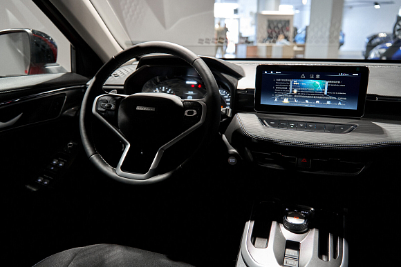 Haval Jolion Elite, красный