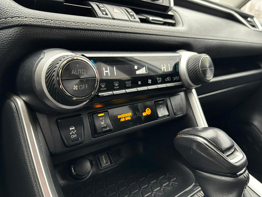 Toyota RAV4 Комфорт, 2021 года, пробег 85699 км