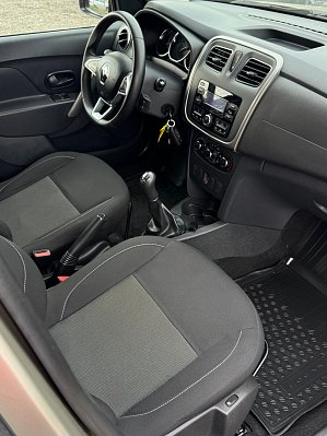 Renault Logan Stepway Life, 2020 года, пробег 133221 км