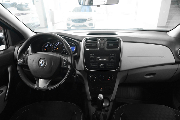 Renault Logan Luxe Privilege, 2014 года, пробег 142000 км
