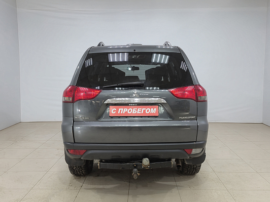 Mitsubishi Pajero Sport Intense, 2014 года, пробег 292060 км