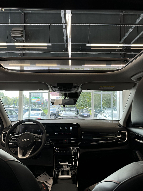 Kia Seltos Luxe, черный