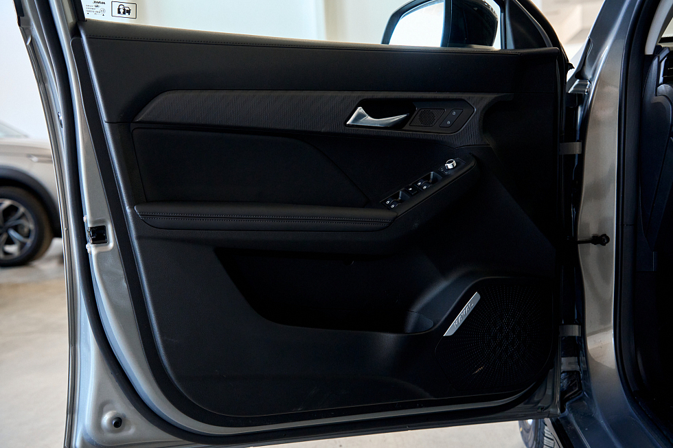 Haval Jolion Премиум, серый