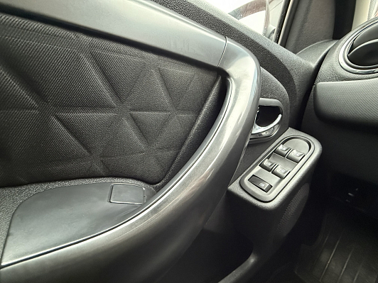 Renault Duster Luxe Privilege, 2017 года, пробег 68000 км