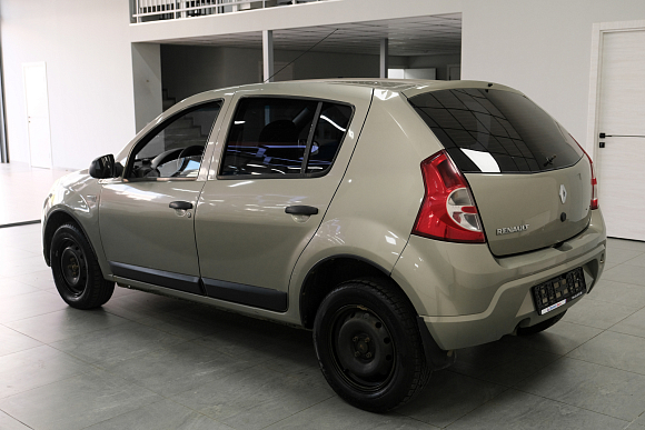 Renault Sandero Expression, 2011 года, пробег 196200 км