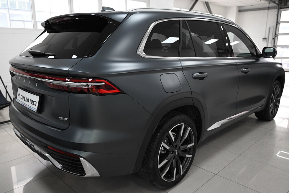 Geely Monjaro Флагман, серый