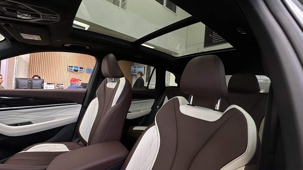 Geely Monjaro Luxury, белый