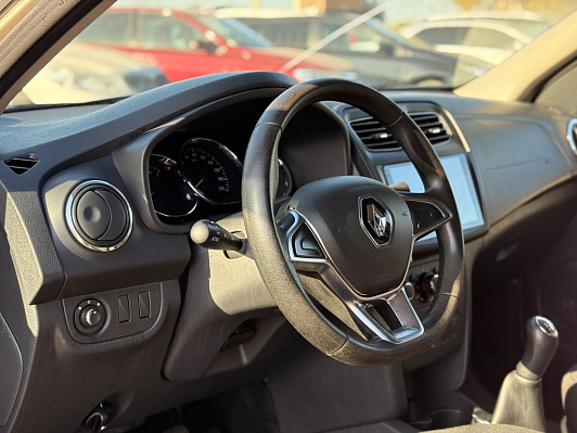 Renault Logan Life, 2018 года, пробег 128980 км
