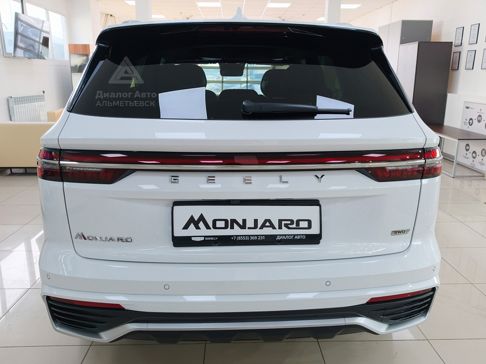 Geely Monjaro Flagship SE, белый