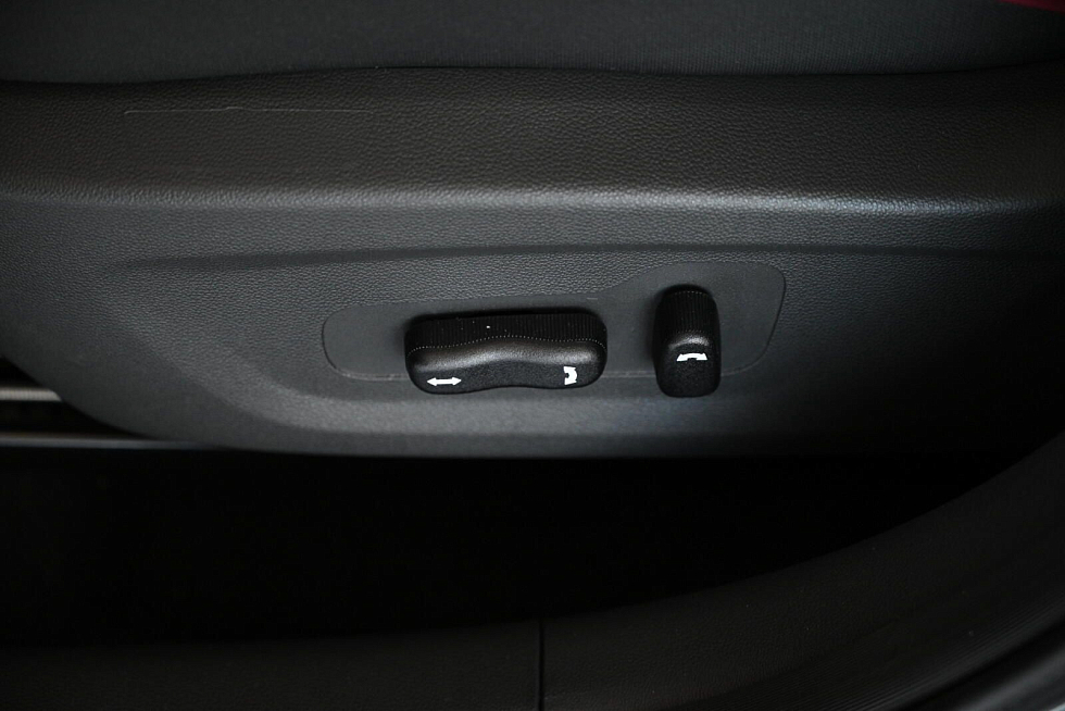 Changan Eado Plus Tech, серебряный