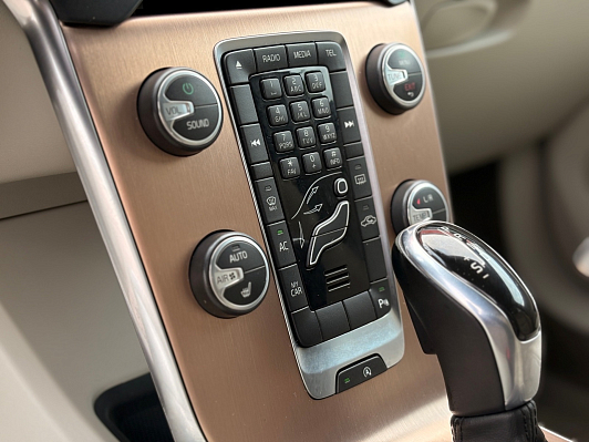 Volvo V40 Cross Country, 2014 года, пробег 153170 км