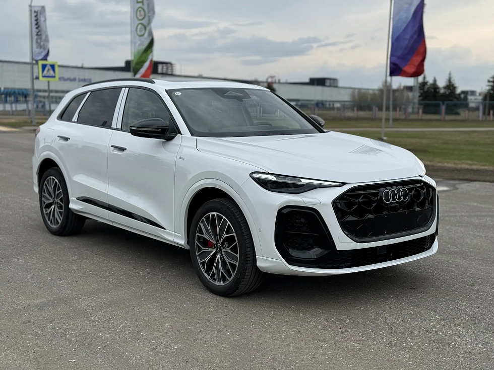 Audi Q5 40 TFSI quattro Luxury Dynamic, белый