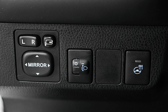 Toyota RAV4, 2016 года, пробег 105500 км