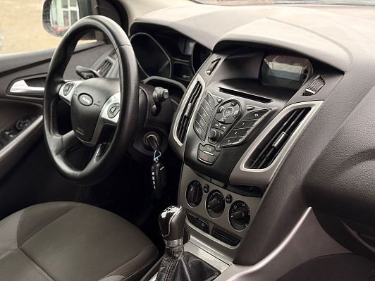 Ford Focus Trend, 2011 года, пробег 268837 км