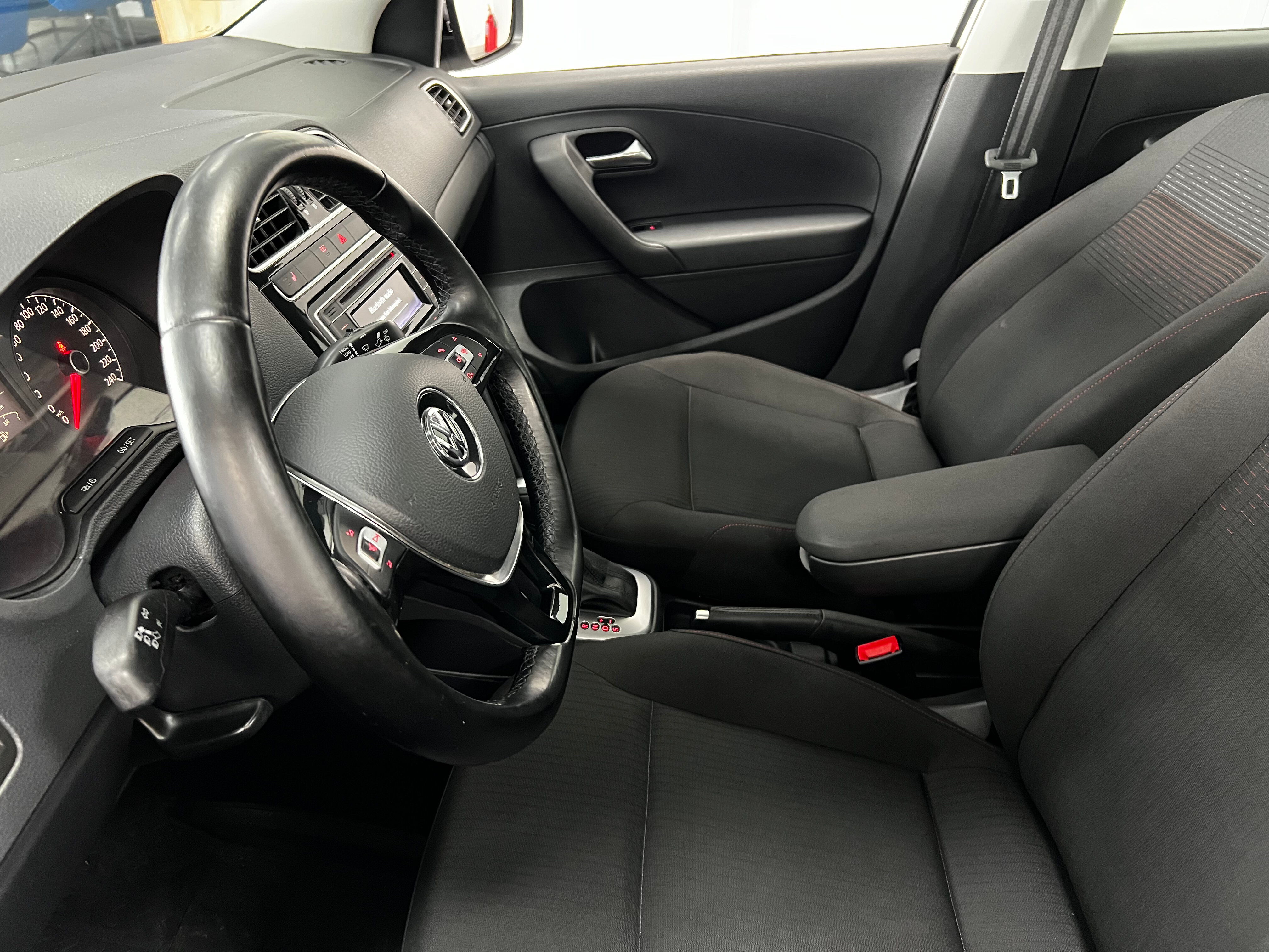 Volkswagen Polo SELECT, 2017 года, пробег 75335 км