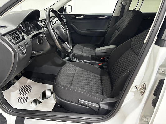 Skoda Rapid Hockey Edition Ambition, 2017 года, пробег 113017 км