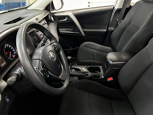 Toyota RAV4, 2017 года, пробег 165000 км