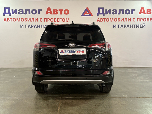 Toyota RAV4 Престиж, 2017 года, пробег 156000 км