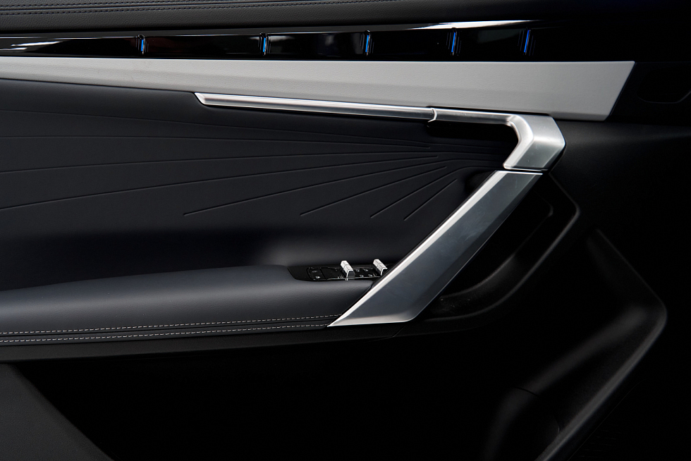 Geely Atlas Спорт, голубой