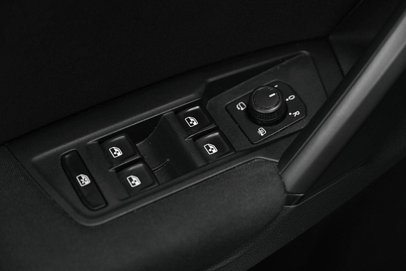 Volkswagen Tiguan Trendline, 2019 года, пробег 120000 км